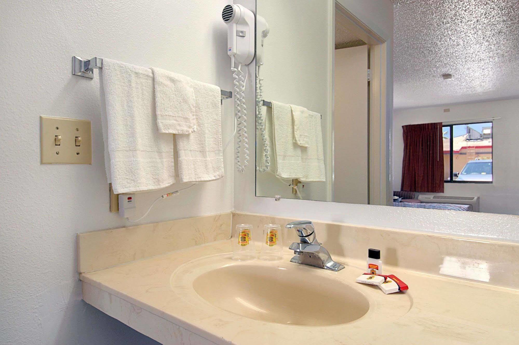Super 8 By Wyndham Riviera Beach West Palm Beach Luaran gambar